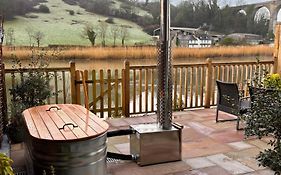 Viaduct River View & Outdoor Bath - Couples Retreat